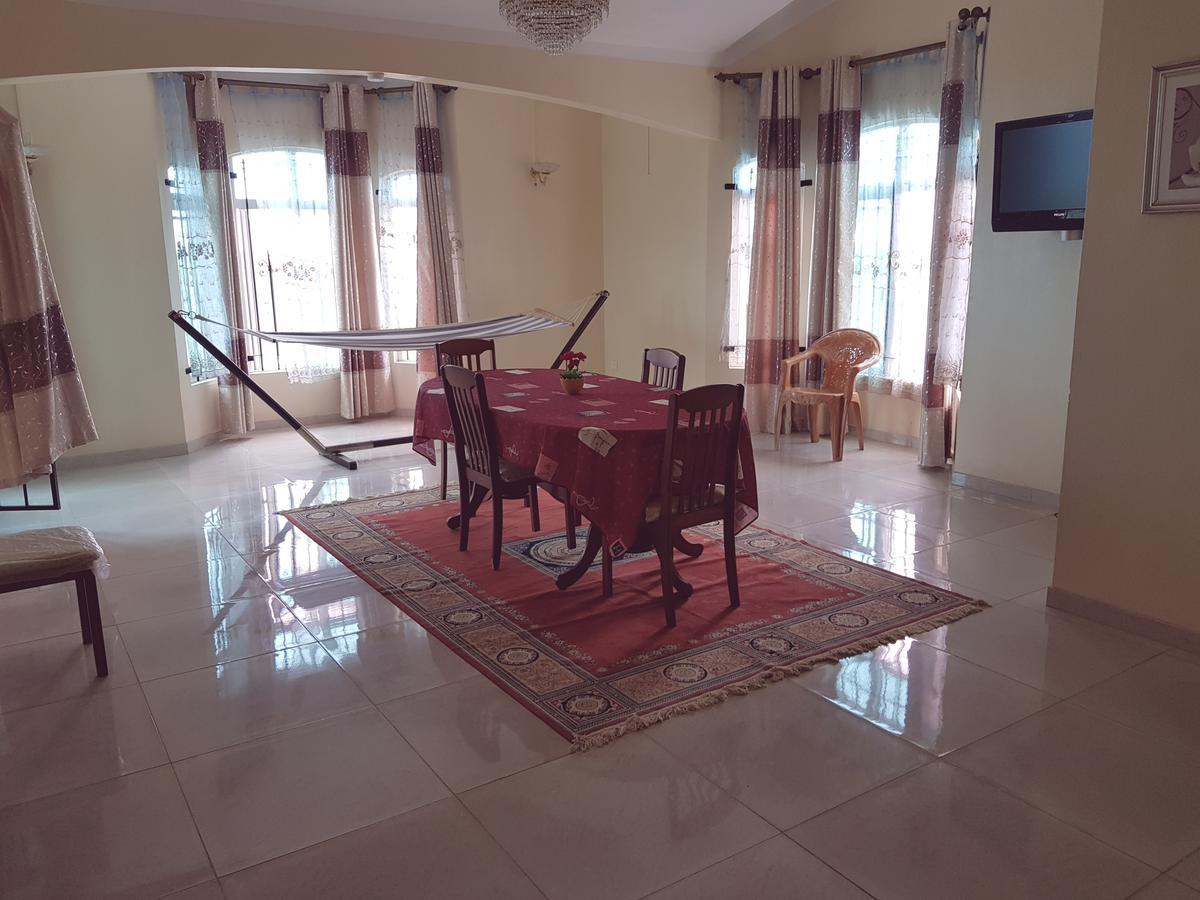 Luxor Residence Guesthouse Belle Mare Exterior photo